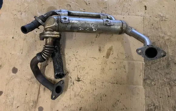Skoda Roomster (5J) EGR valve cooler 045131513M
