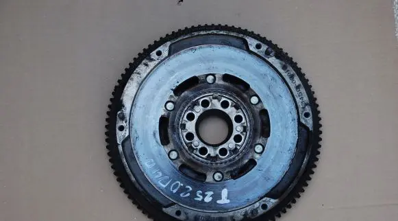 Toyota Avensis T250 Dual mass flywheel 