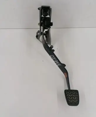 Toyota Avensis T250 Clutch pedal 16092A01