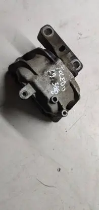 Seat Toledo III (5P) Engine mount bracket 1k0199262as