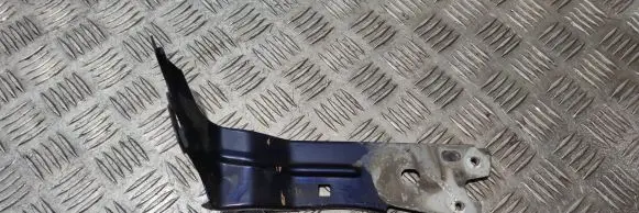 Maserati Levante Fender mounting bracket D768