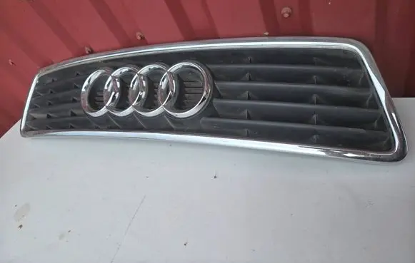 Audi A4 S4 B5 8D Front grill 4B0853651A