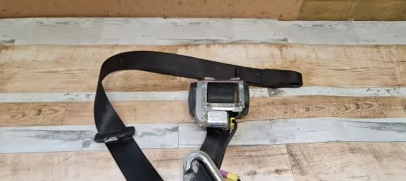 Volkswagen Golf IV Front seatbelt 1J3857706J 1J3857706
