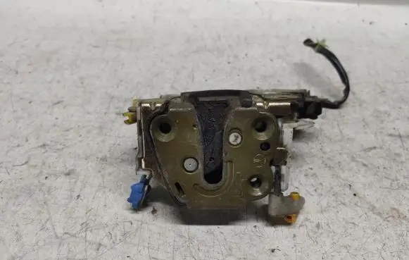Ford Maverick Front door lock