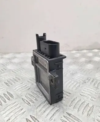 Glow plug pre-heat relay