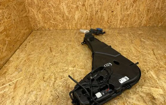 BMW X5 G05 Windshield washer fluid reservoir/tank 7499828