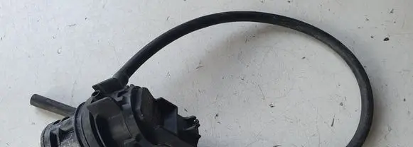 Lexus CT 200H Windshield washer spray nozzle 