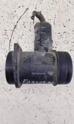 Volkswagen PASSAT B5.5 Mass air flow meter 0281002216
