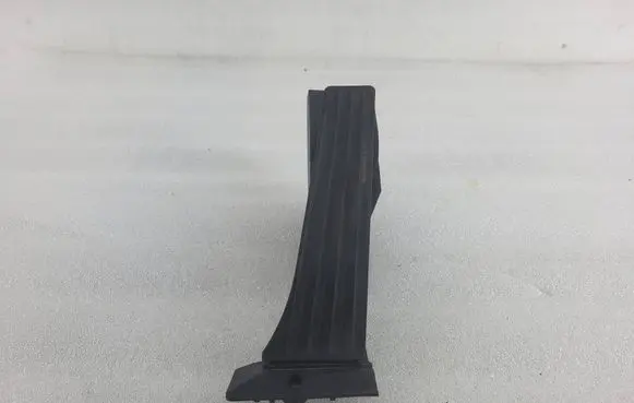 BMW 7 E65 E66 Accelerator throttle pedal 6762482 230802 25916010