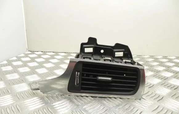 Audi A6 S6 C7 4G Rear air vent grill 4G2820902 T1997