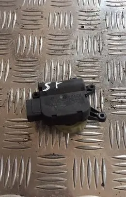 Skoda Fabia Mk2 (5J) Intake manifold valve actuator/motor 0132801357
