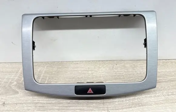 Volkswagen PASSAT CC Radio/GPS head unit trim 3AA858069