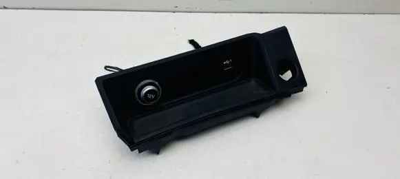 Audi A5 USB socket connector 8W2864131B 4M0919340