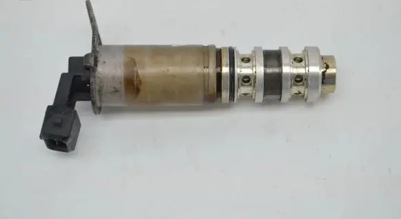 BMW 3 E90 E91 Camshaft vanos timing valve 7584115 1136 13151279