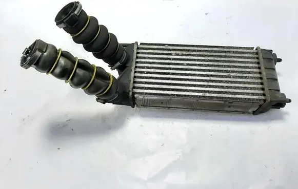 Citroen C4 II Intercooler radiator 98733T01 9684212480