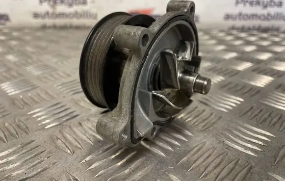 Mercedes-Benz B W245 Water pump R2862010201