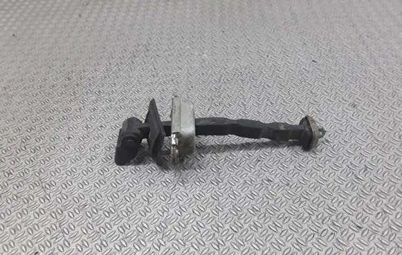 Skoda Octavia Mk2 (1Z) Front door check strap stopper