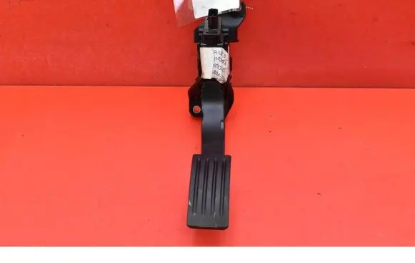 Ford Focus Accelerator throttle pedal JX619F836AC