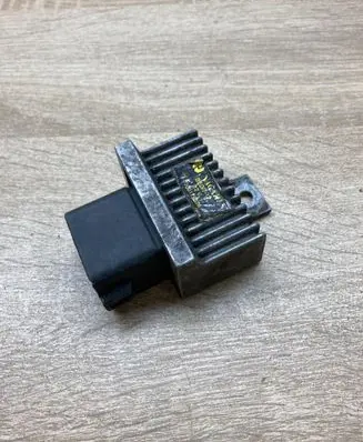 Glow plug pre-heat relay