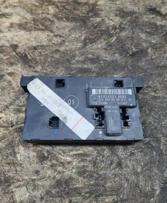 Mercedes-Benz C W203 Door control unit/module 2038206326 351307