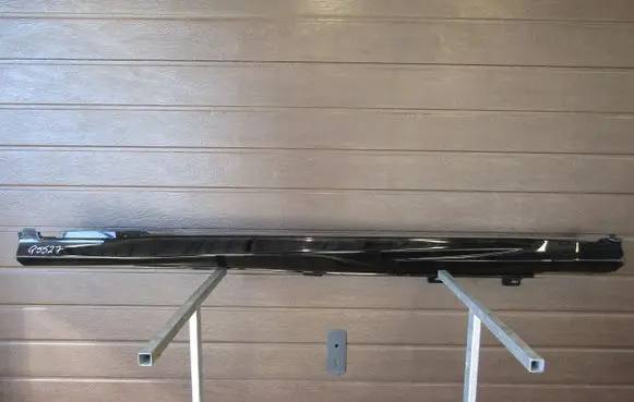 Front sill (body part)