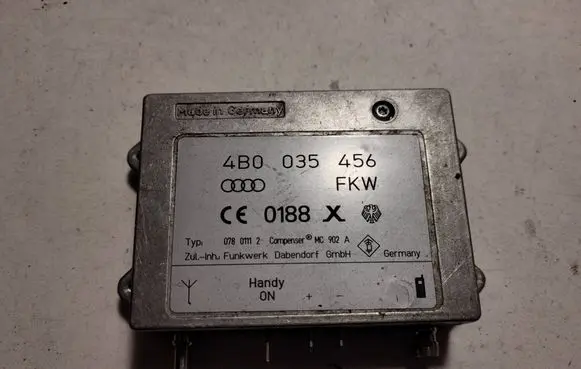 Audi A3 S3 A3 Sportback 8P Antenna control unit 4B0035456 07801112