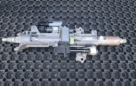 BMW 5 G60 Steering wheel axle 5A81931 19071312 23N131100161