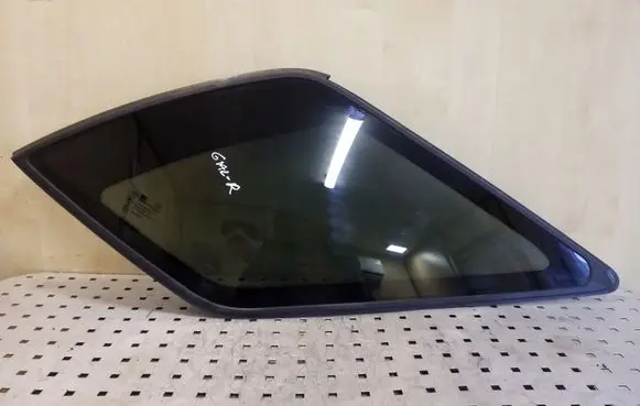 KIA Sorento Rear side window