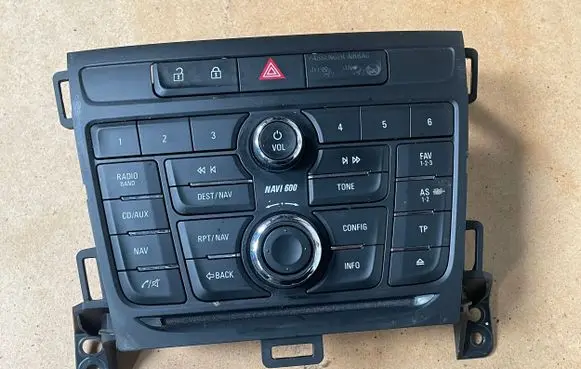 Head unit multimedia control