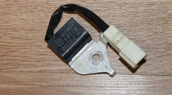 Toyota Avensis T250 Sensor 9008088002