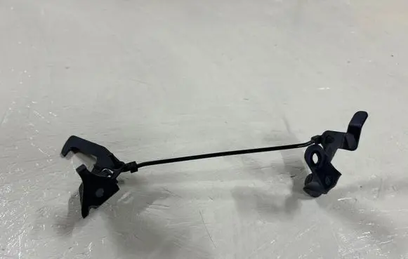 Lexus RX 330 - 350 - 400H Engine bonnet/hood lock/latch loop/hook 