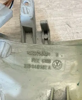 Volkswagen Touran II Front door wing mirror part 