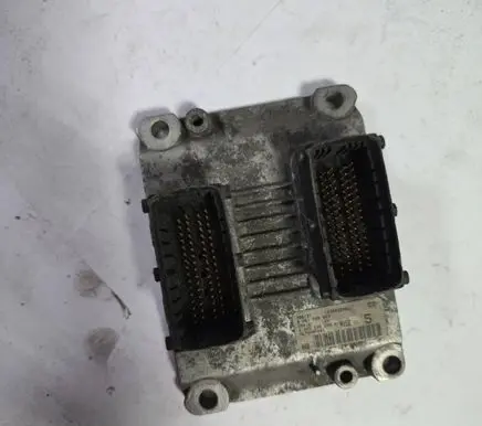 Fiat Punto (188) Engine control unit/module 00551885980 1039S02301 0261208029