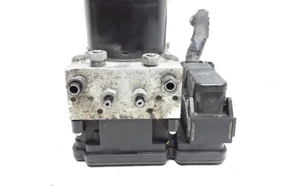 Volvo V70 ABS Pump 30681619 P30681619 8G9N2C405AC