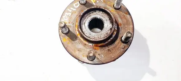 Front wheel hub