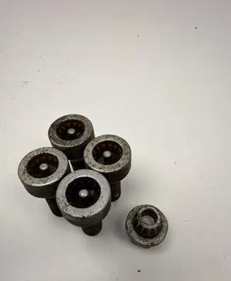 BMW 3 E90 E91 Anti-theft wheel nuts and lock 