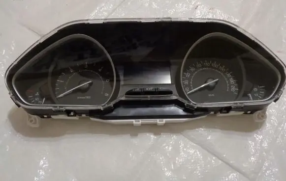 Peugeot 2008 I Speedometer (instrument cluster) 9825986680