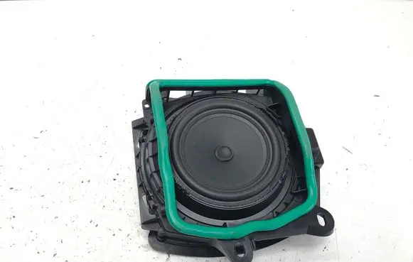 BMW 3 G20 G21 Subwoofer speaker 2622805 73051
