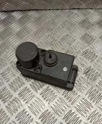 Volkswagen PASSAT B3 Central locking vacuum pump 357862257