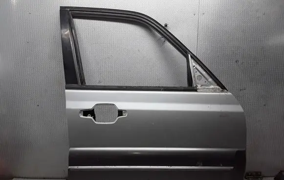 Hyundai Terracan Front door