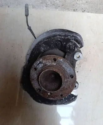 BMW 1 E81 E87 Front wheel hub