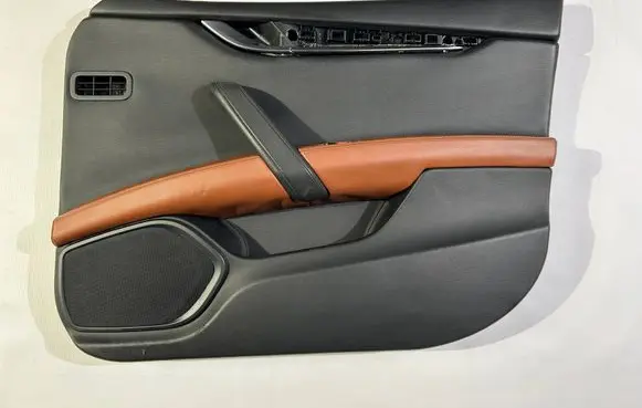 Maserati Ghibli Front door card panel trim 105804409c