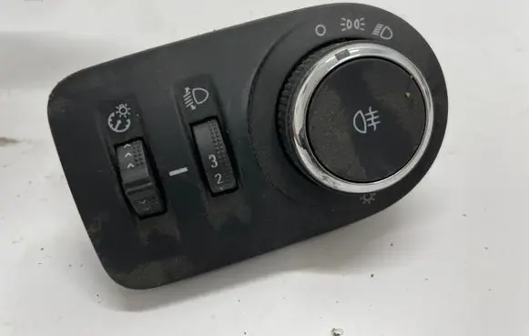 Opel Zafira C Light switch 39049504