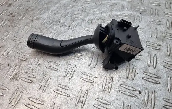 Volkswagen Touareg I Wiper control stalk 7L6953503