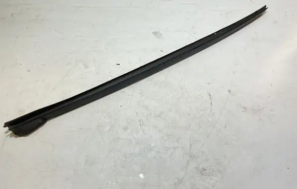 BMW 3 G20 G21 Windshield trim 7427873