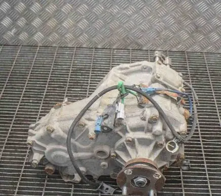 Gearbox transfer box case