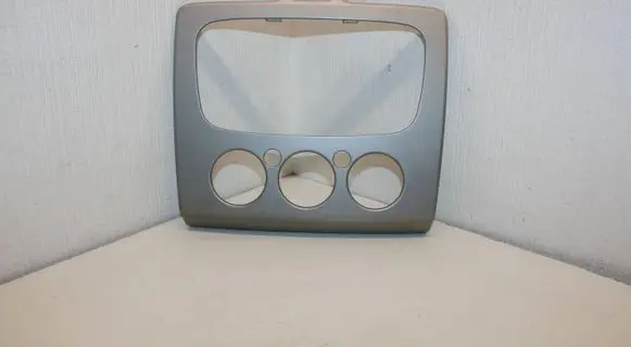 Ford Focus Radio/GPS head unit trim 7M5118522A