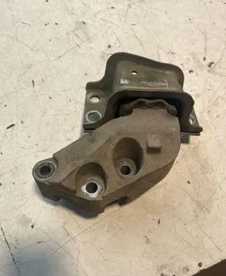 Ford Transit Engine mount vacuum valve 135808608