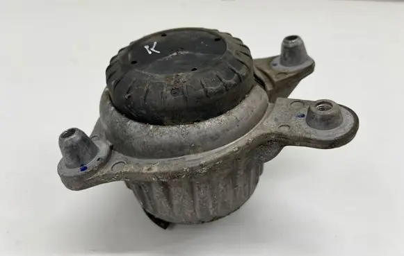 Mercedes-Benz E W213 Engine mount bracket A2132400500