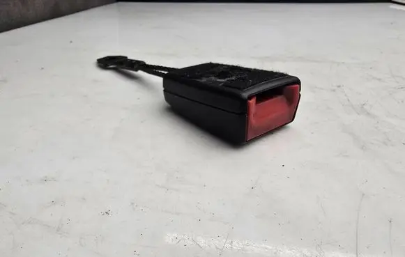 Mercedes-Benz Sprinter W906 Front seatbelt buckle A9068600300 3716 629803700